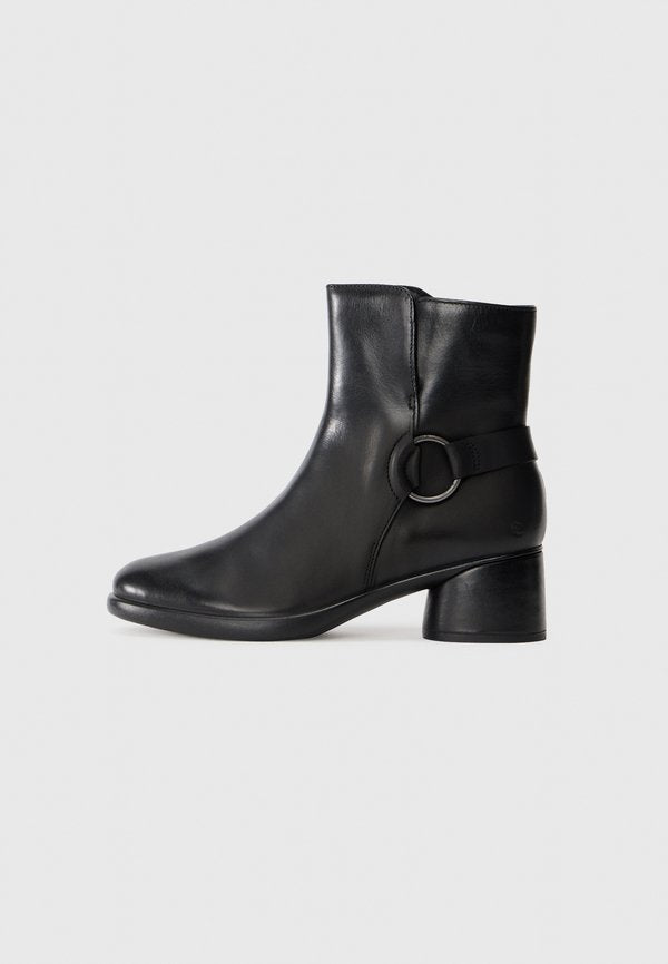 ECCO SCULPTED 35