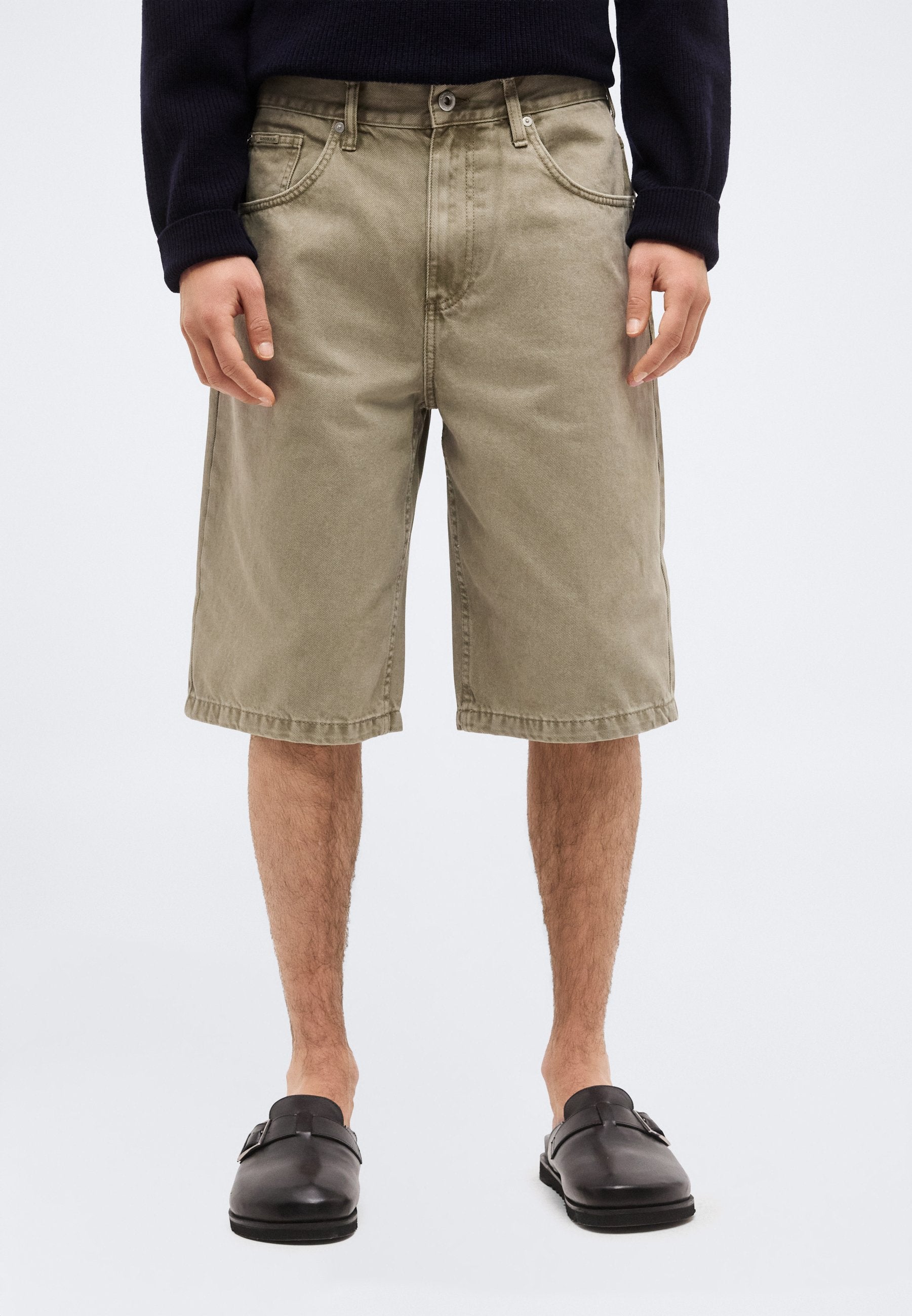 EXTRA LOOSE FIT Media 4