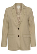 Hellbeige Leinenblazer mit strukturiertem Design, Reverskragen und zwei Fronttaschen, ausgestattet mit zwei braunen Knöpfen zum Schließen.