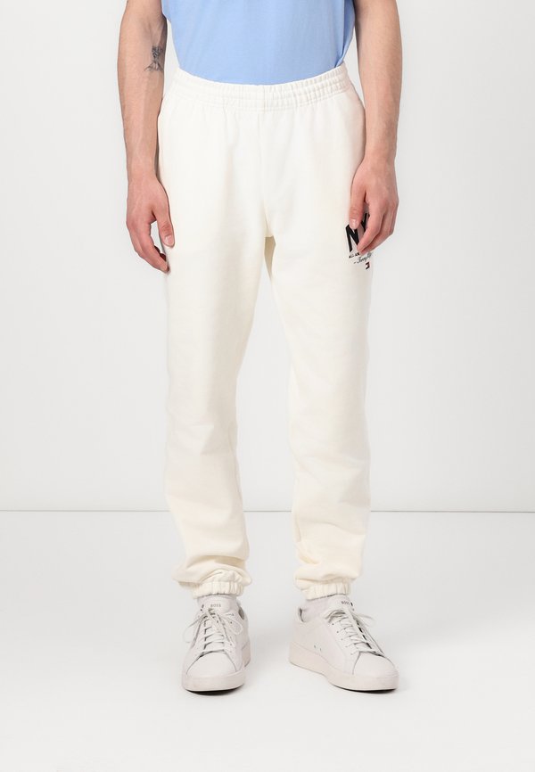 Tommy Hilfiger PREP SWEATPANT - Tracksuit bottoms - ivory petal