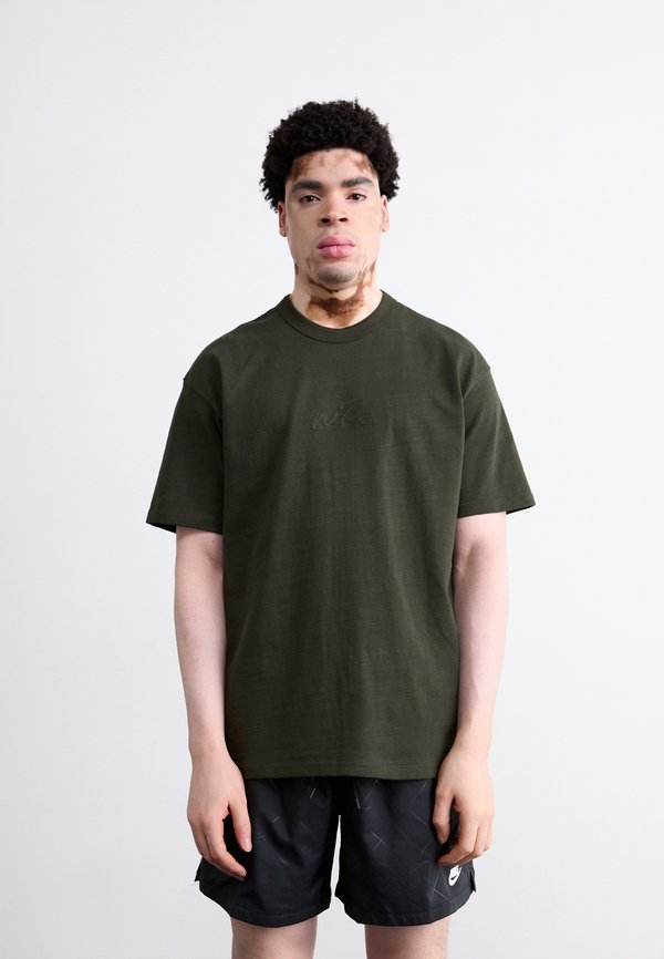 Nike Sportswear TEE - Basic T-shirt - sequoia