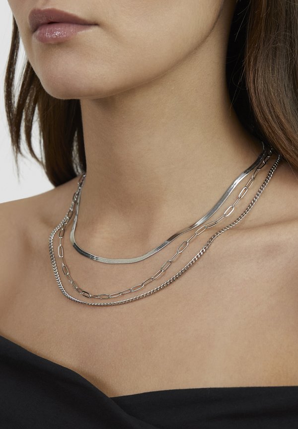 s.Oliver FINE LAYERS - Necklace - silver-coloured