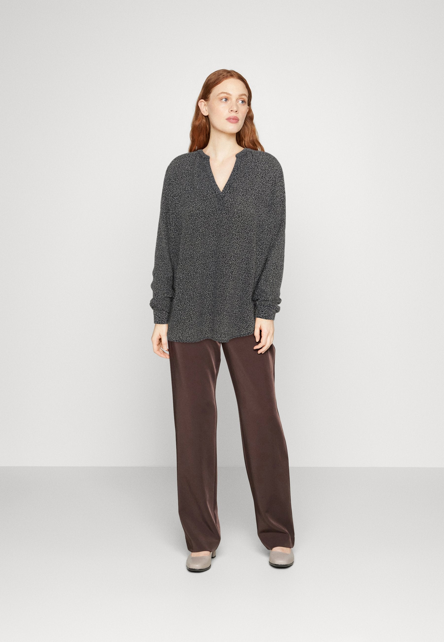 HENLEY BLOUSE Media 2