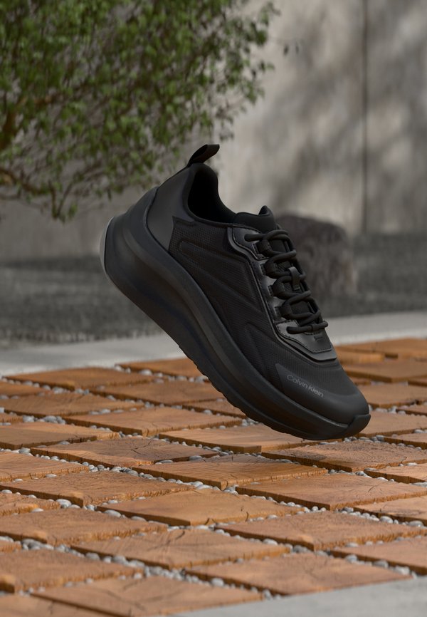 Calvin Klein CHUNKY RUNNER LACEUP - Trainers - triple black