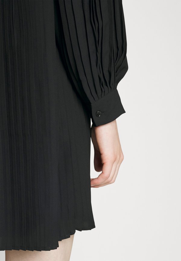 Claudie Pierlot ROBE COURTE PLISSÉE