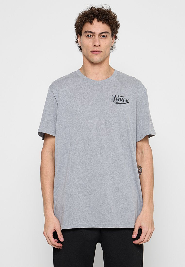Under Armour LOOSE FIT