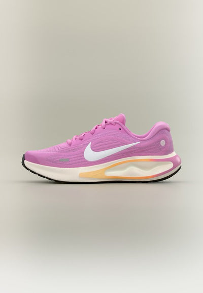 Nike Performance W NIKE JOURNEY RUN - Road running shoes - light magenta/white/black/chalk/orange pulse/pearl pink