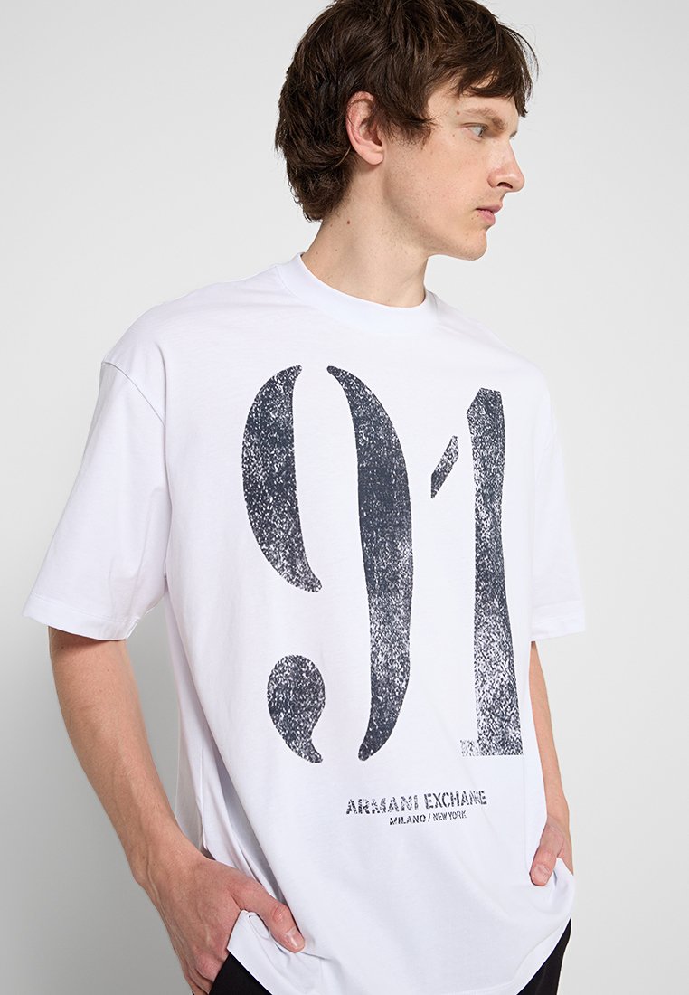 Armani Exchange T-Shirt print Media 4