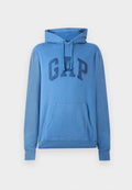 Blaue Kapuzenjacke mit "GAP"-Logo auf der Vorderseite, ausgestattet mit einer Kordelzugkapuze und einer Kängurutasche, auf weißem Hintergrund präsentiert.