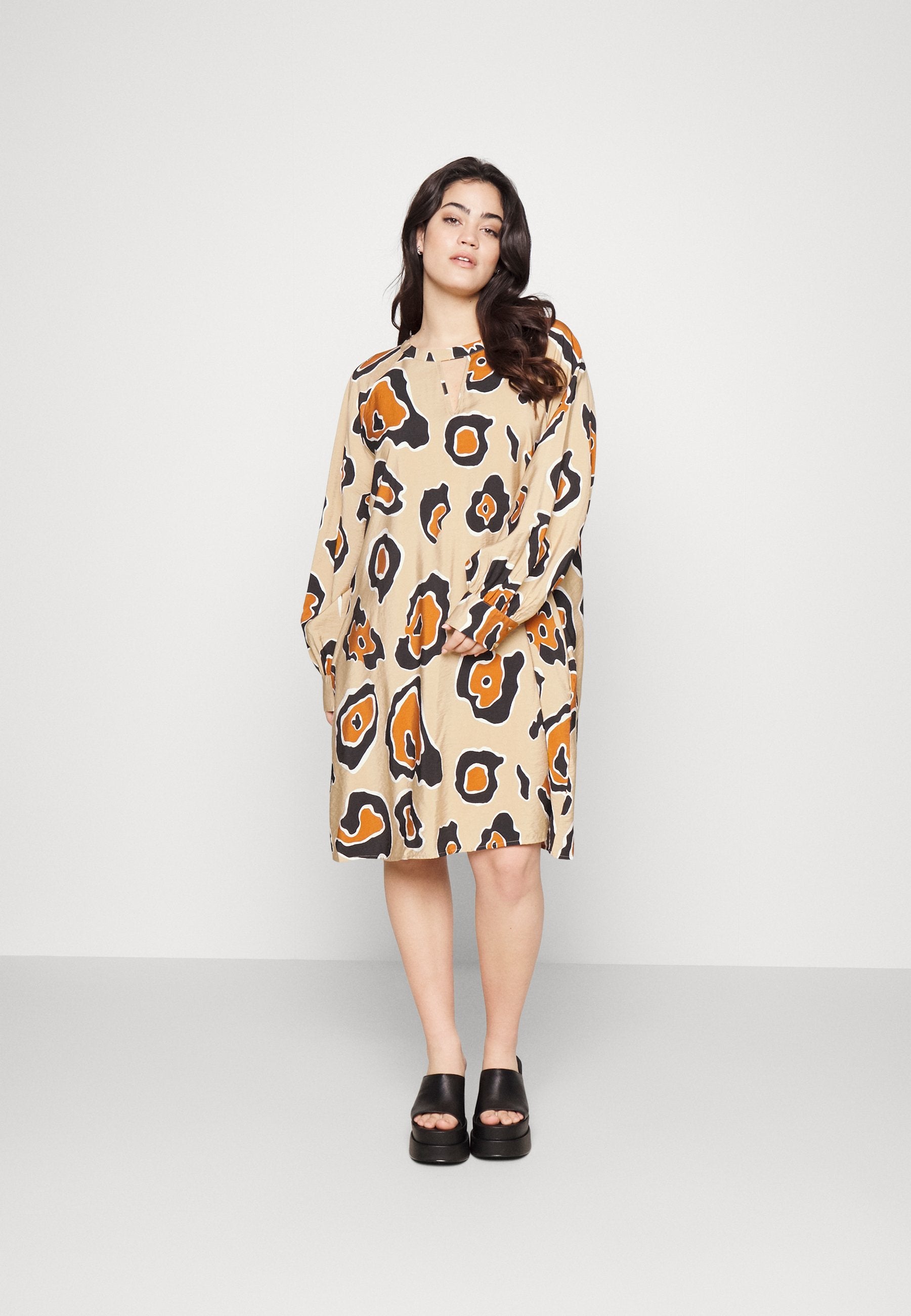 Object Curve OBJJACIRA SHORT DRESS