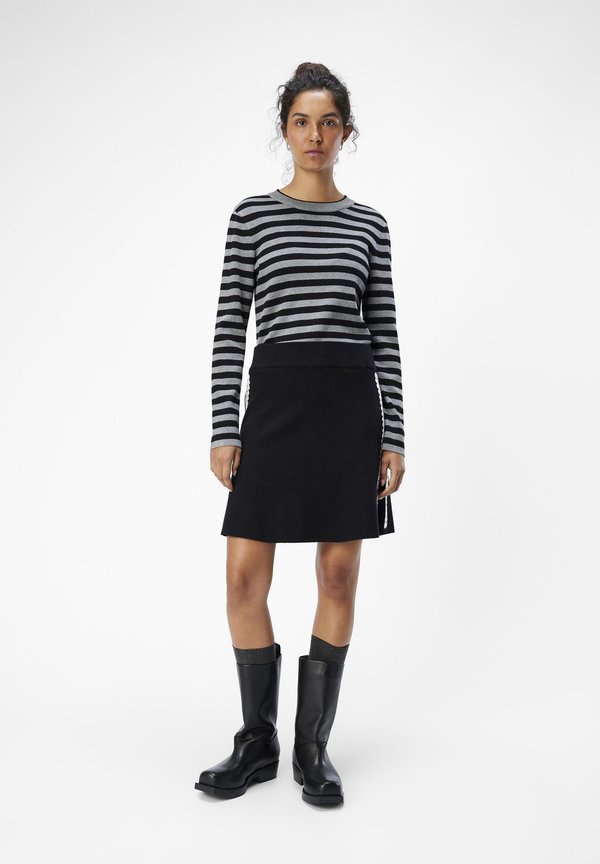 Object OBJRASHIA SHORT