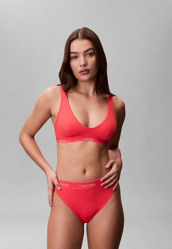 Calvin Klein Swimwear HALTER BRALETTE ICON SWIM - Bikini top - punch pink