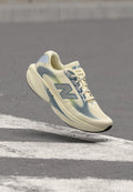 New Balance ELLIPSE V1 - Road running shoes - angora/zinc blue