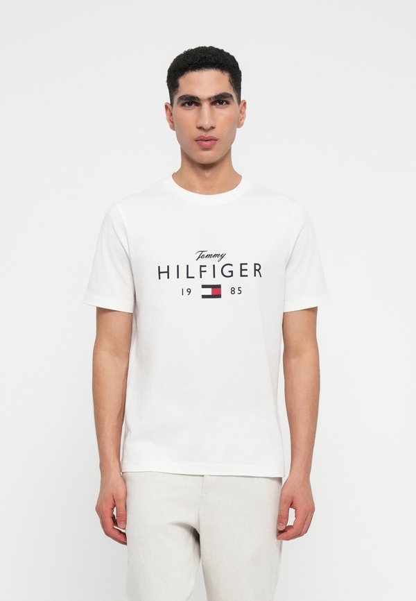 Tommy Hilfiger LOGO GRAPHIC JERSEY CREW NECK T-SHIRT - Print T-shirt - white
