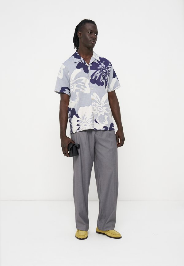 PS Paul Smith CASUAL FIT