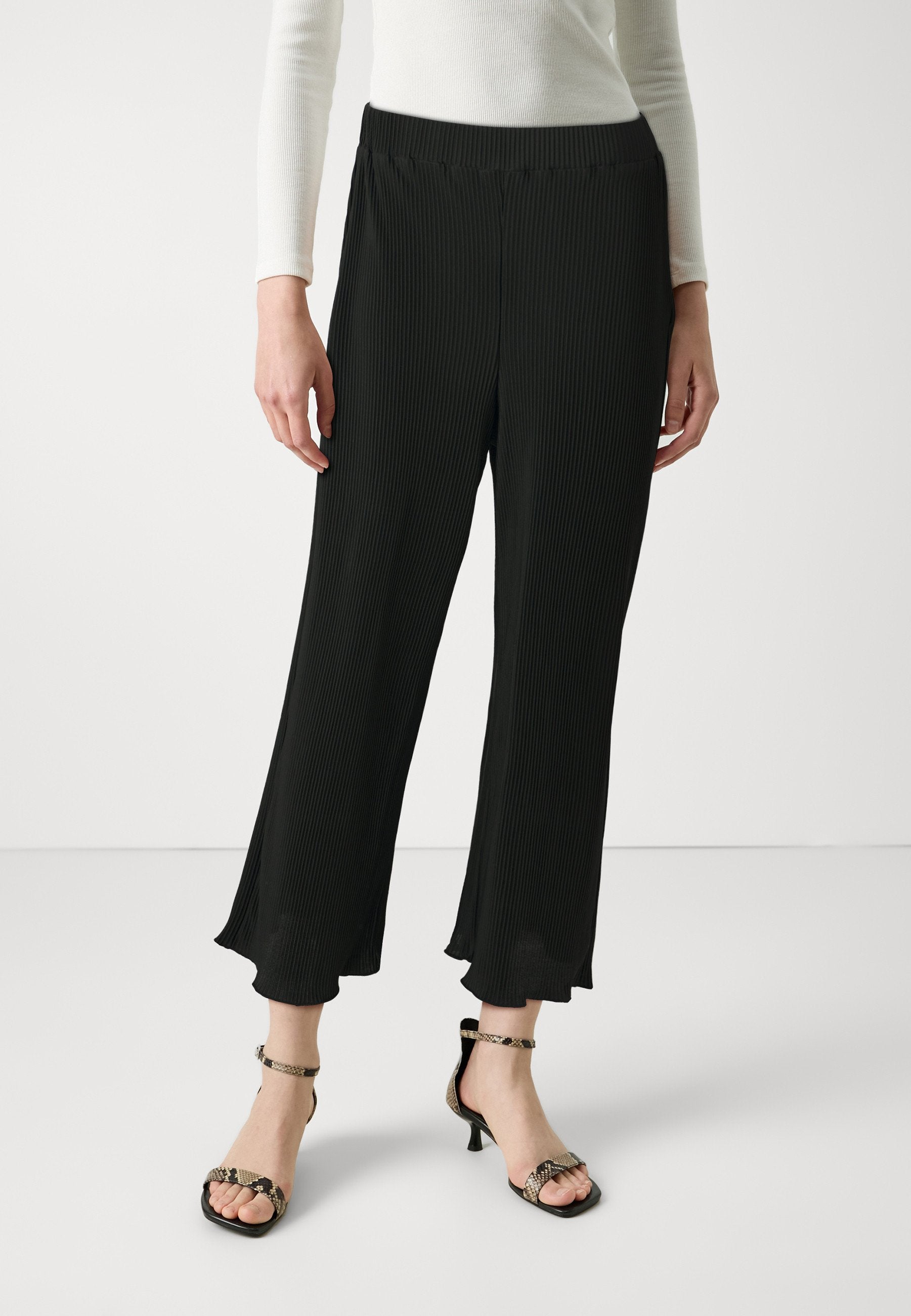 ONLKALYA CULOTTE PANT Media 3