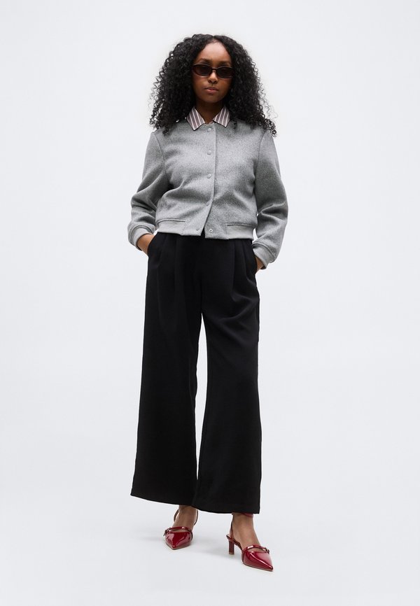 Vero Moda Petite VMCHLOE SHORT JACKET