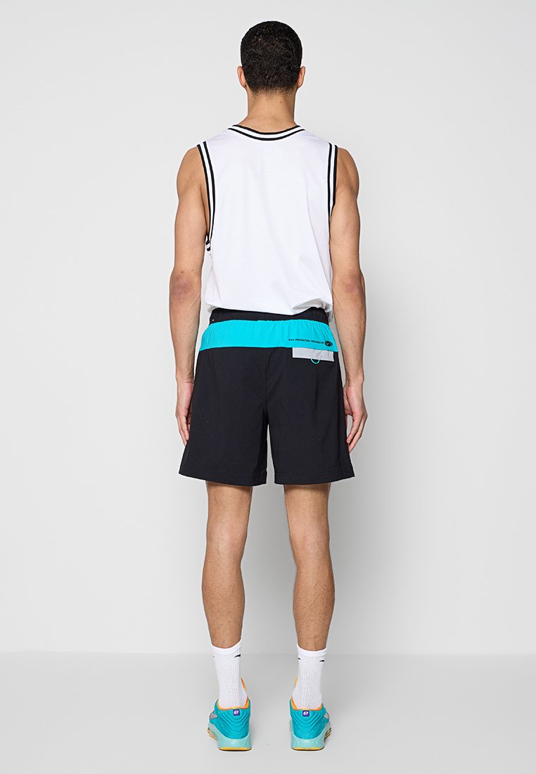 Nike Sportswear TREK
