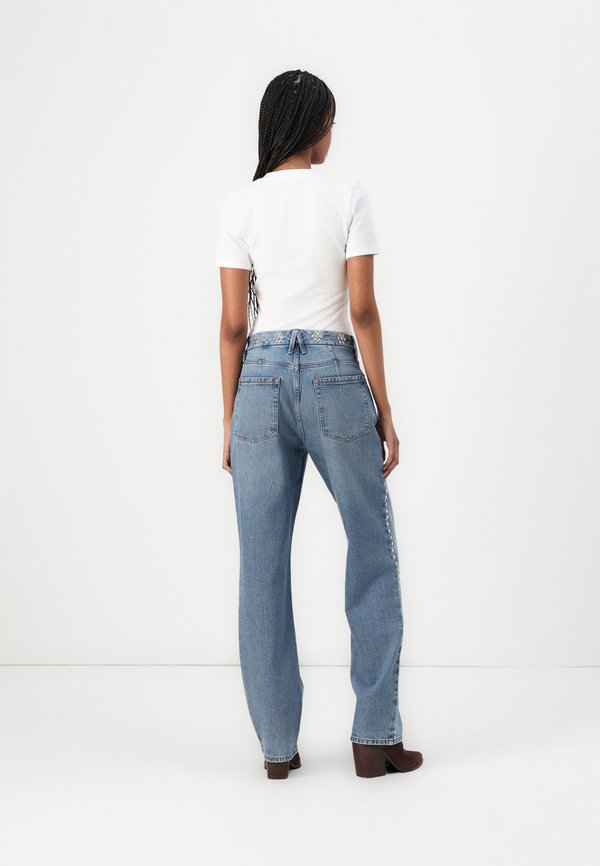 Good American GOOD ICON STUDDED
