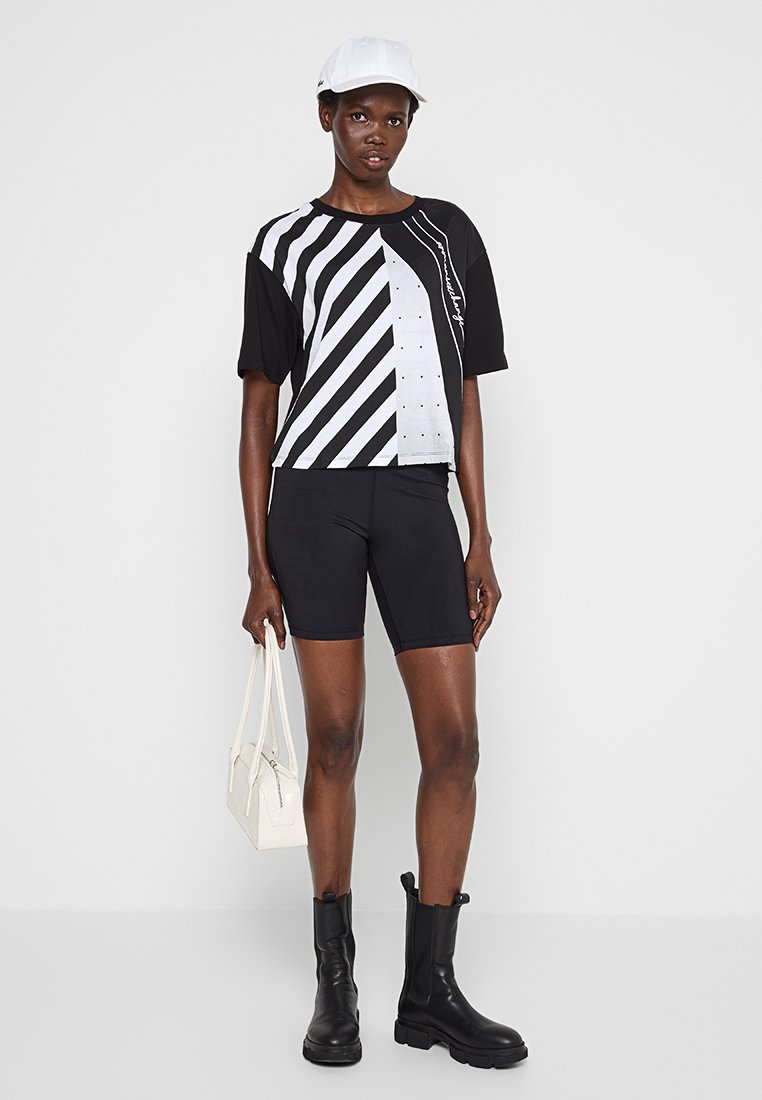 Armani Exchange T-Shirt print Media 2