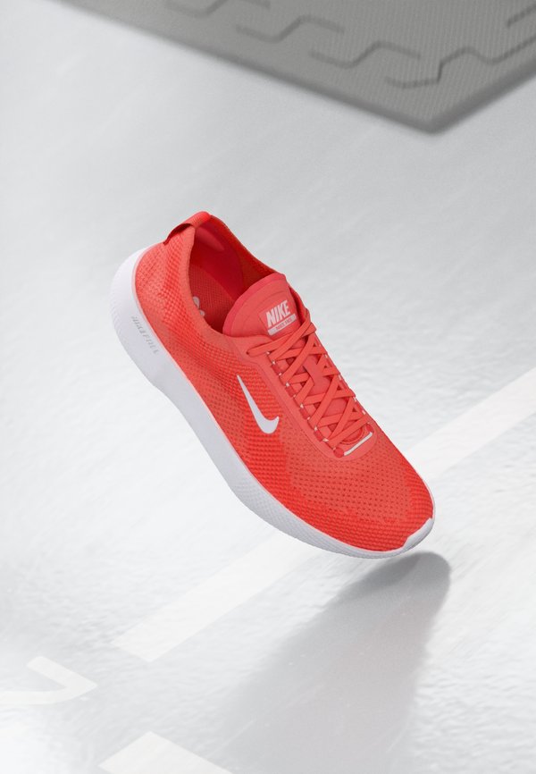 Nike Performance W FREE 2025 - Training shoe - magic ember/white/bright crimson