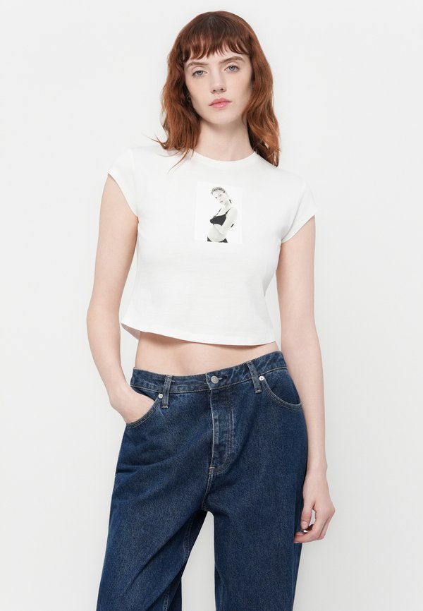 Calvin Klein CLASSIC KATE BABY TEE UNISEX
