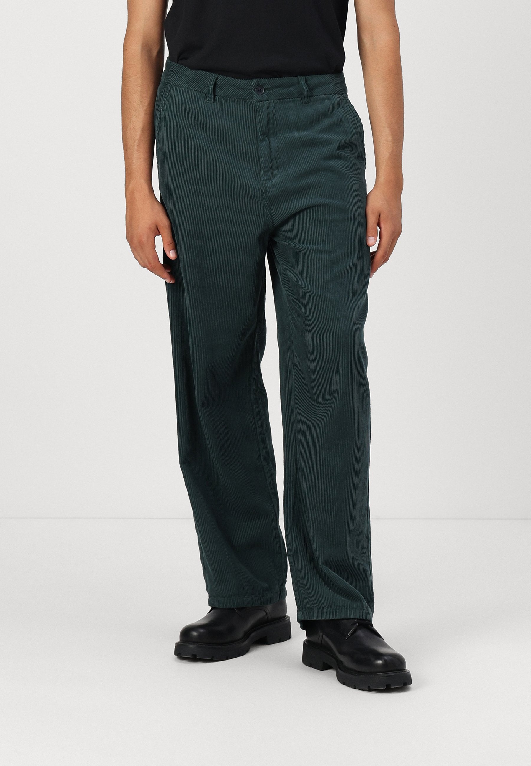  ONSPOWER LOOSE CORD PANT Media 3