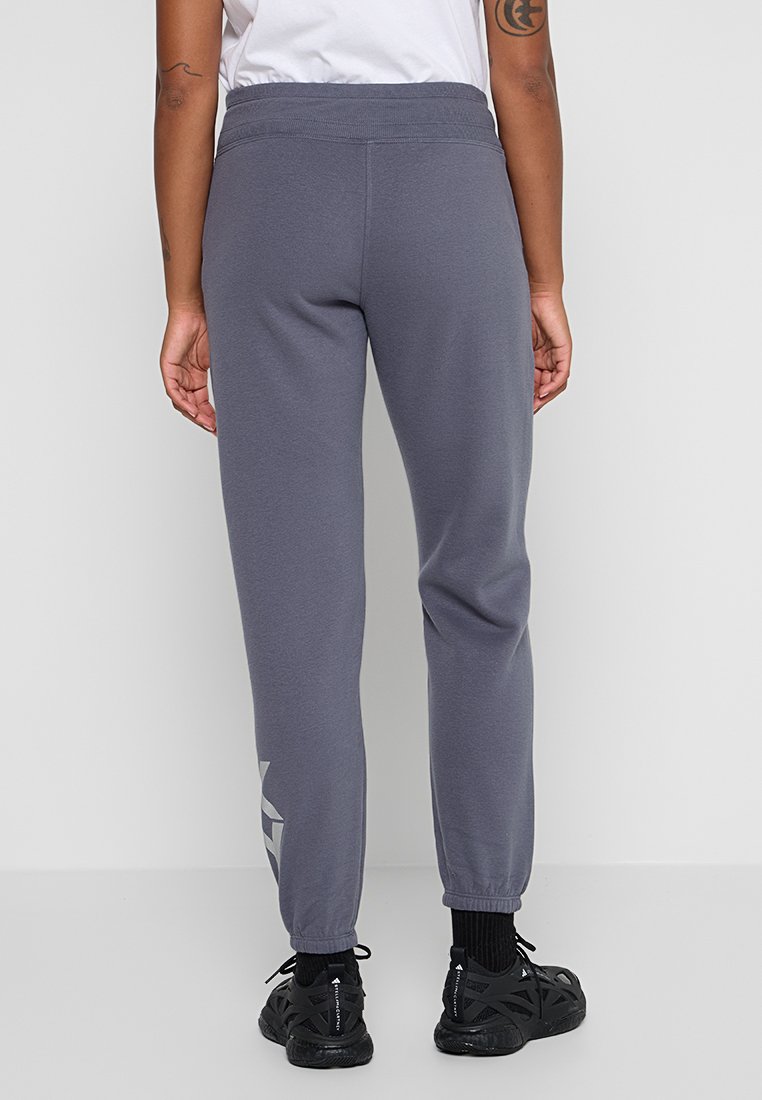 DKNY Sport