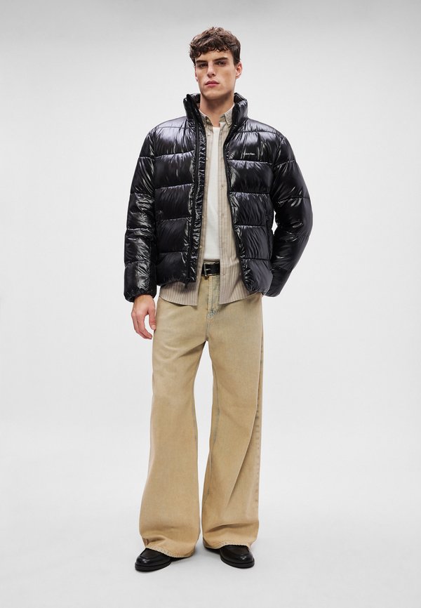 Calvin Klein GLOSSY CHANNELED PUFFER