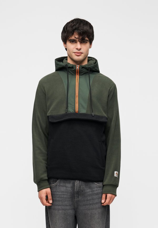 Pier One by Zalando