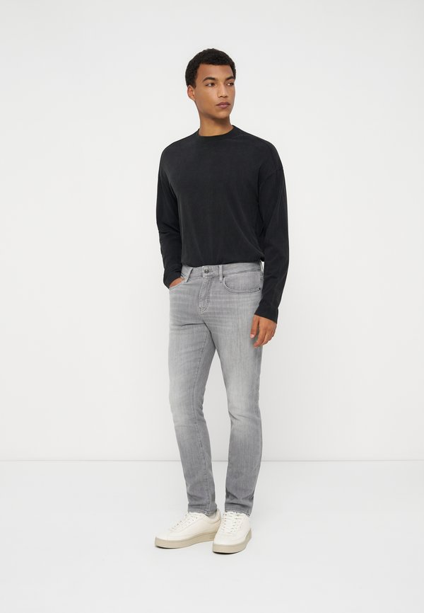 Armani Exchange
