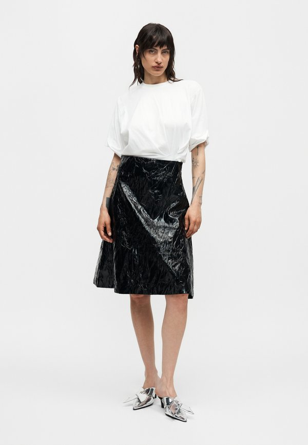 A.W.A.K.E. MODE KNEE LENGTH SKIRT