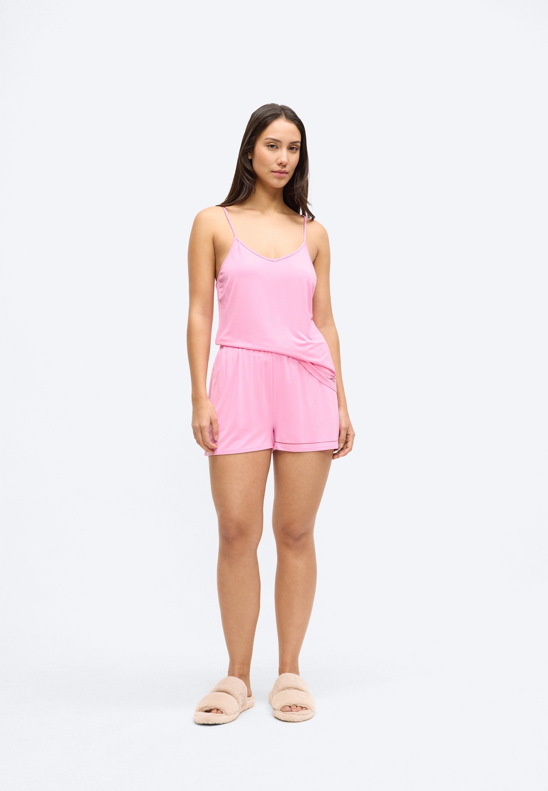 SIGNATURE SHORT Media 6