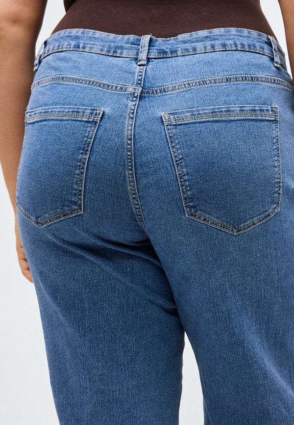 Vero Moda Curve VMCLUSIA TESSA MOM JEANS