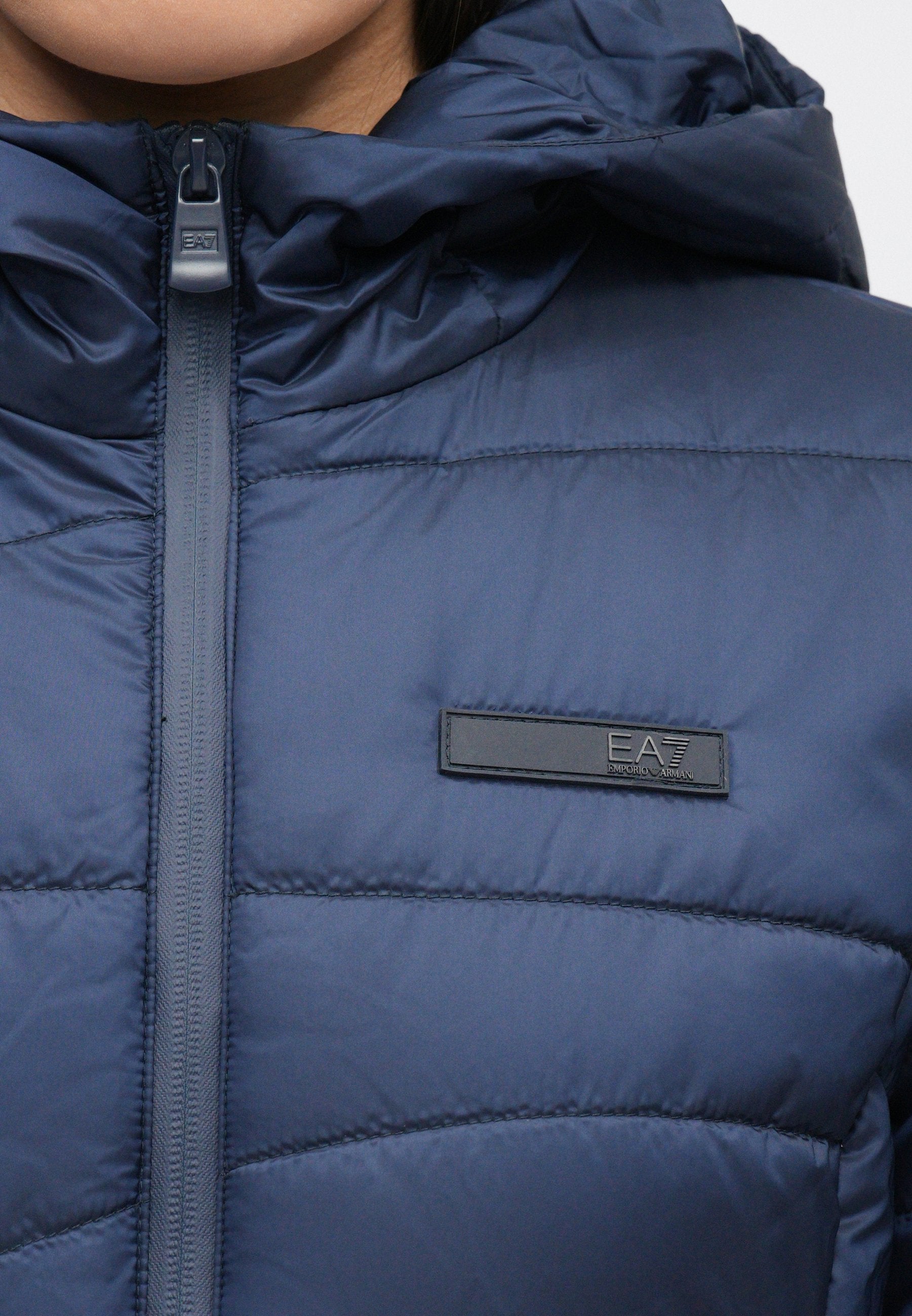JACKET Media 9