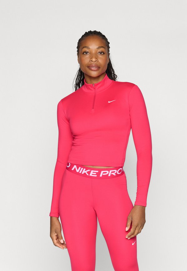 Nike Performance ONE