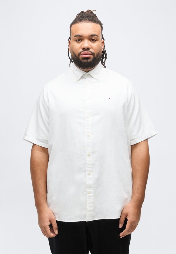 Tommy Hilfiger PLUS REGULAR LINEN BLEND SHORT SLEEVE SHIRT - Shirt - white