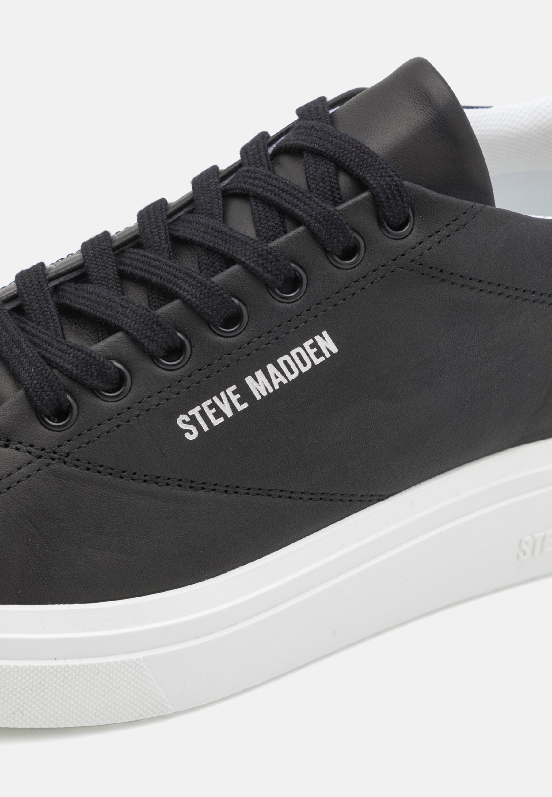 Steve Madden FYNNER