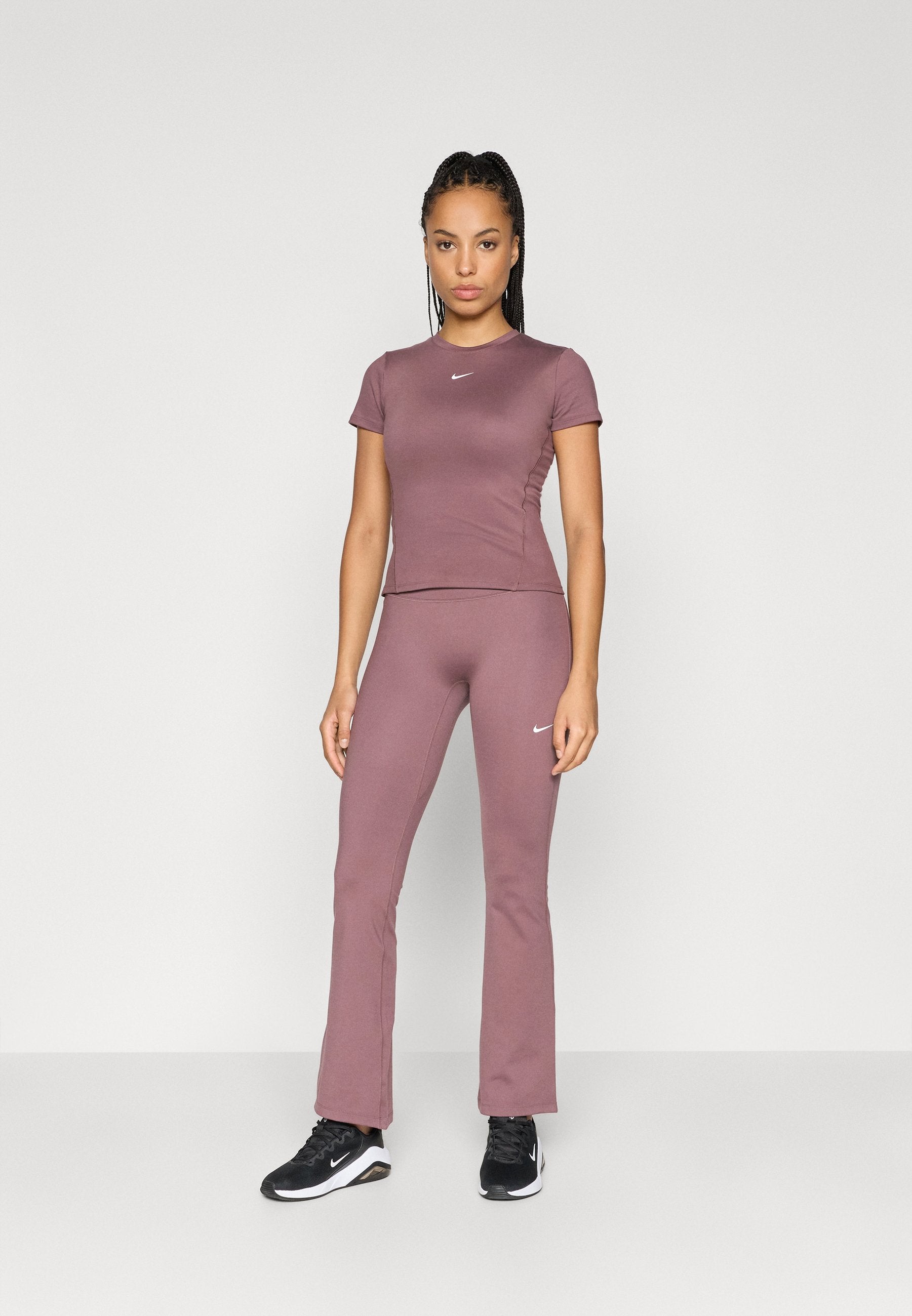Nike Performance ONE