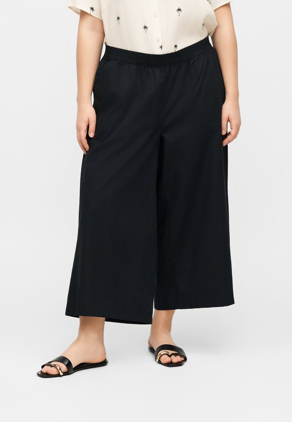 Vero Moda Curve VMCJARLOTTE CULOTTE - Trousers - black