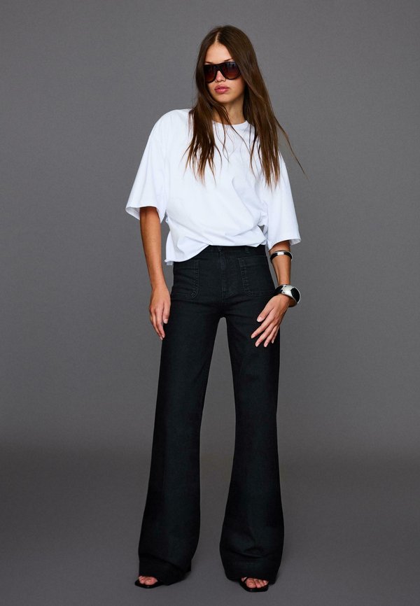 Bershka WITH POCKETS - Wide Leg - black