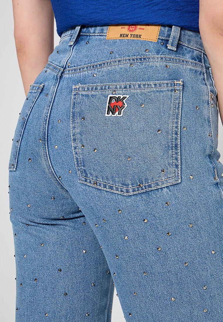 DKNY
