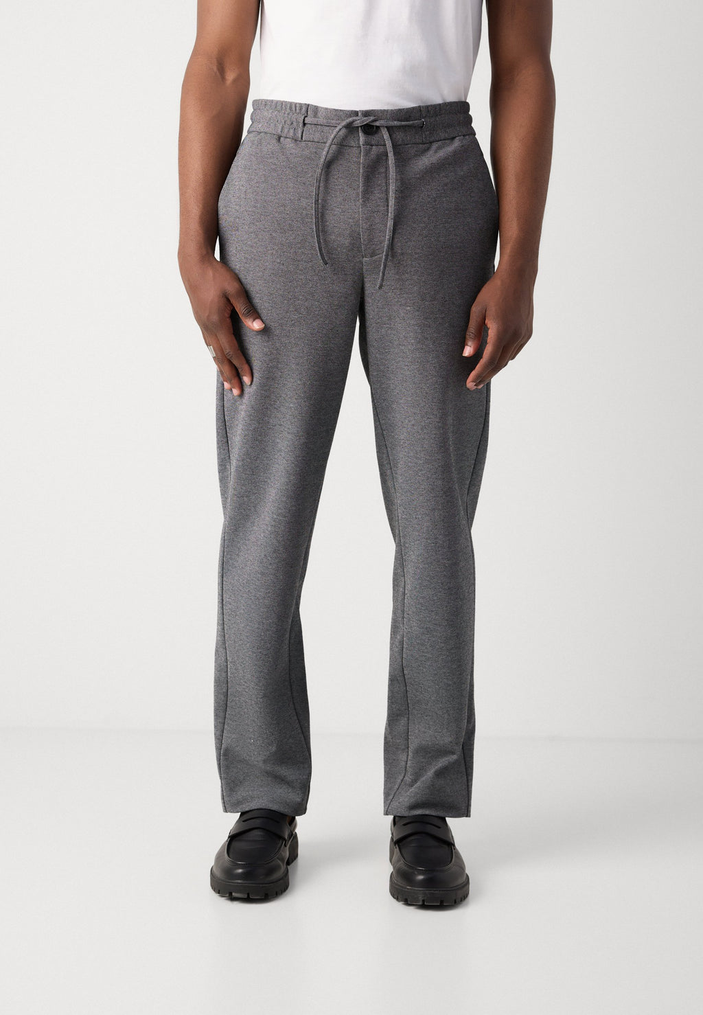 SUPERFLEX RELAXED FIT PANTS Media 4
