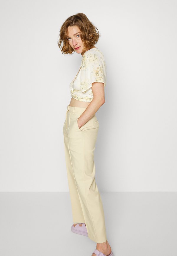 Abercrombie & Fitch KNOT FRONT FLUTTER