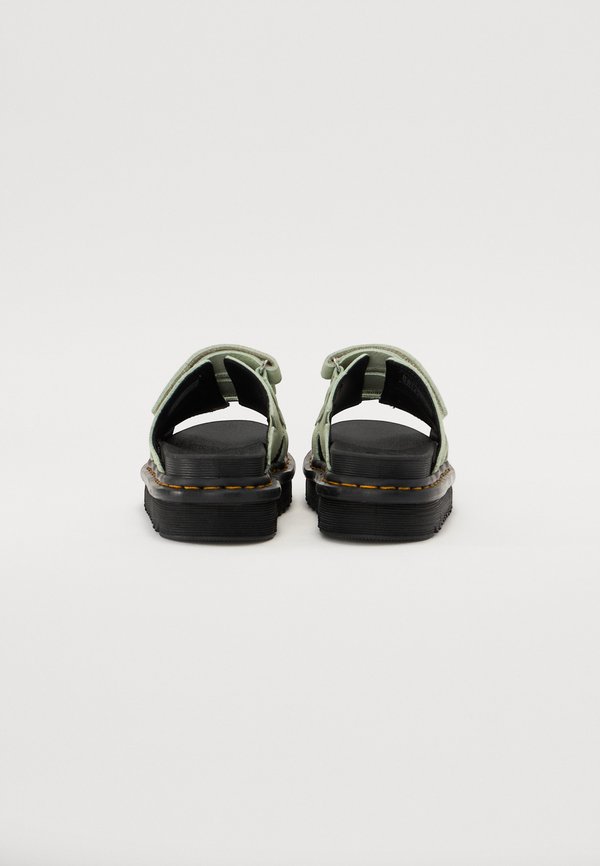 Dr. Martens RAINE