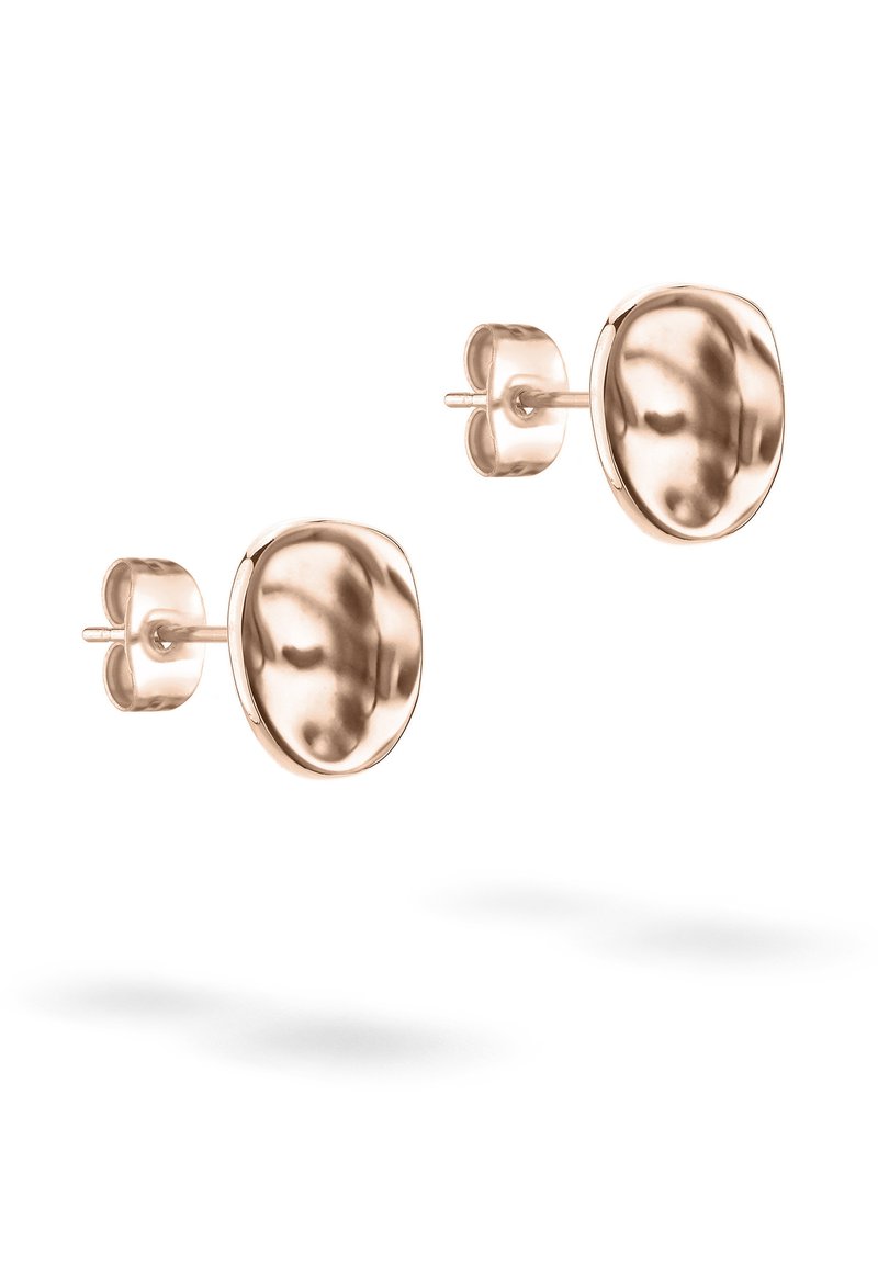 Ein Paar kleine, glänzende Ohrstecker aus Roségold mit unregelmäßigen, runden Formen und Klappverschluss auf einem weißen Hintergrund.