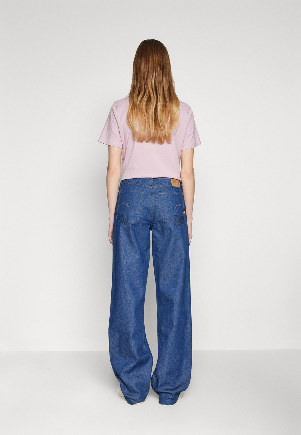 JUDEE LOOSE CUT WAISTBAND Media 4