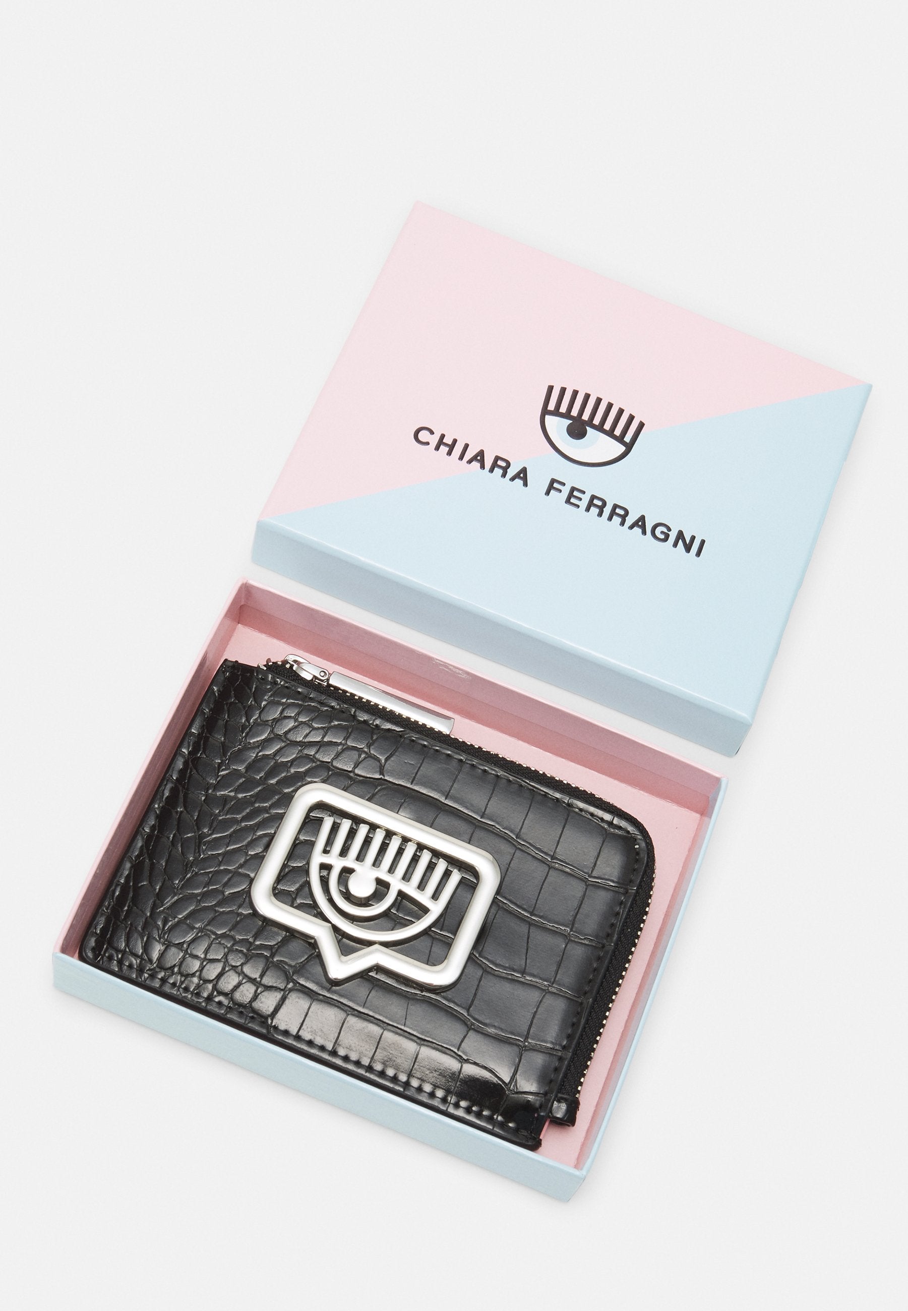 CHIARA FERRAGNI RANGE EYELIKE BUCKLE SKETCH