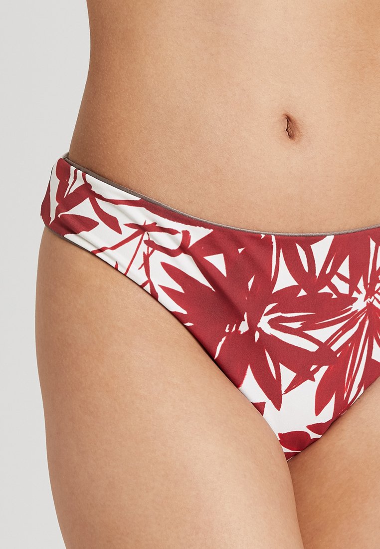 Max Mara Leisure