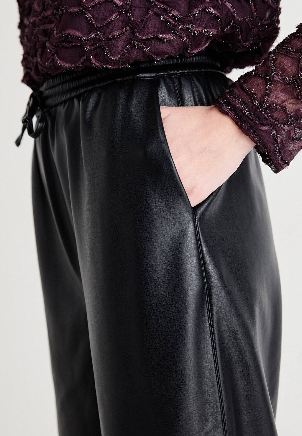 ONLJOVANA TRACKPANT Media 6